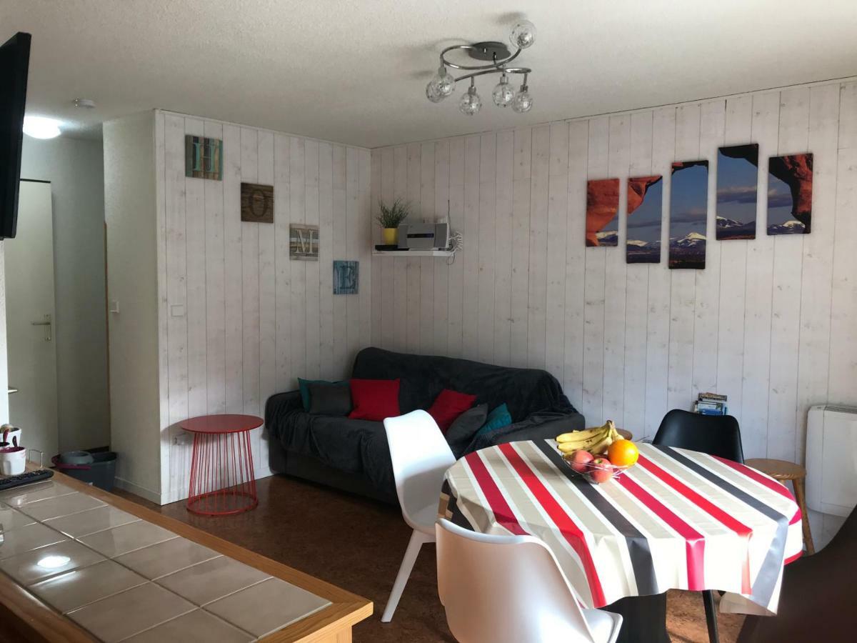 Apartment 6 Personnes